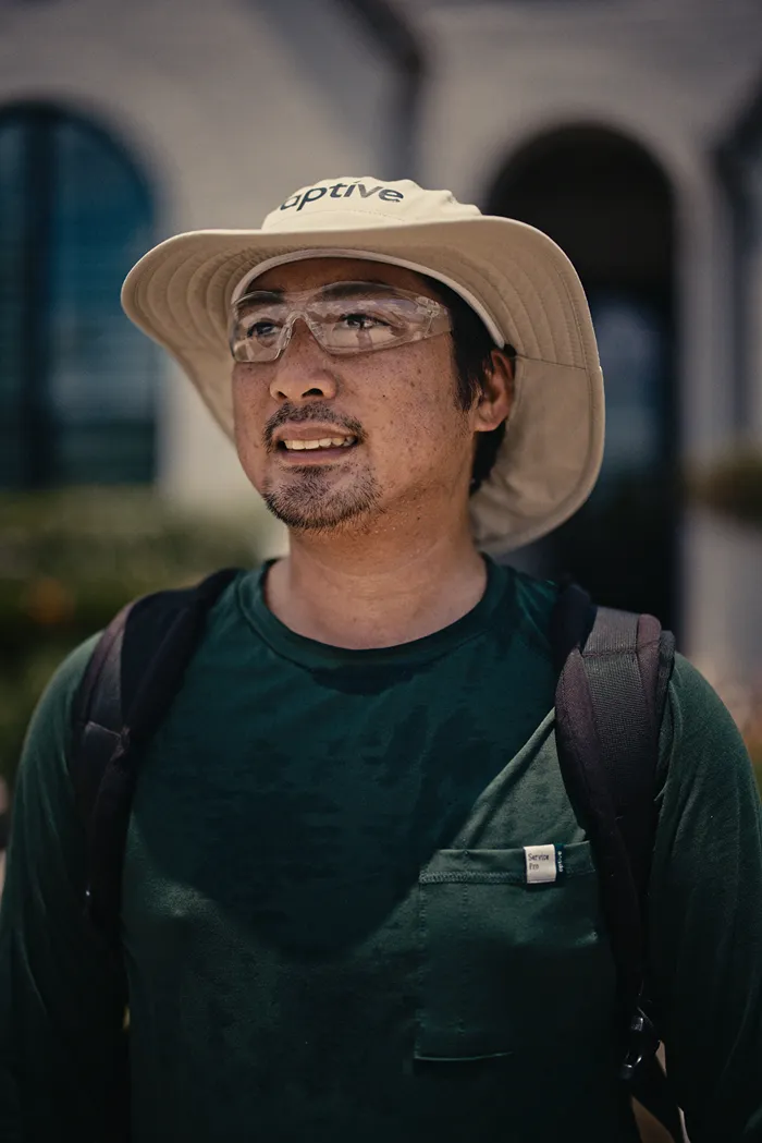 A male Aptive employee