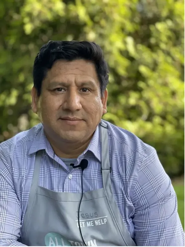 Head shot of Jesus V